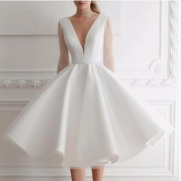 Glitter tulle sleeve bridal dress - Picture 2 of 5